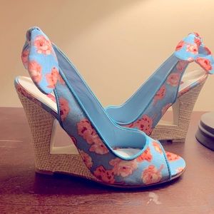 Betsy Johnson cut-out wedges